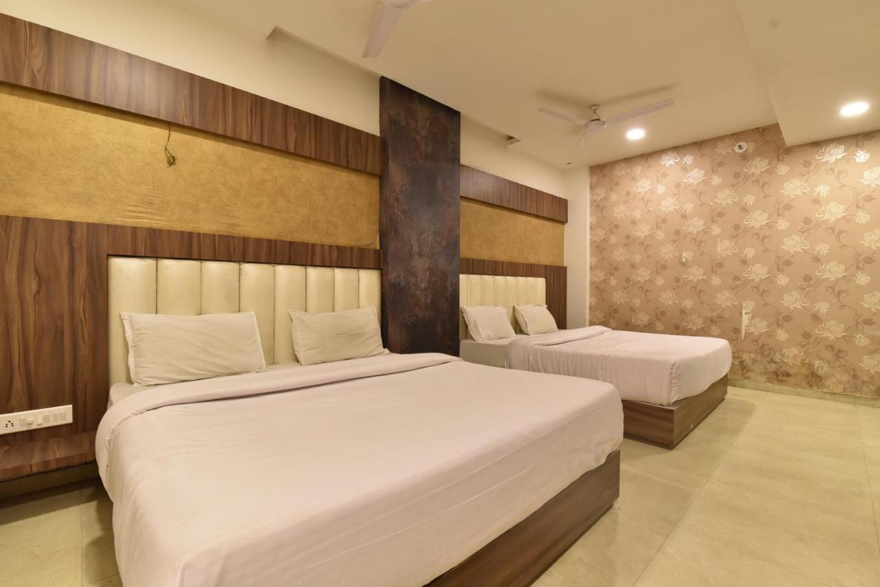 Hotel Lord Krishna Rohera Zewnętrze zdjęcie